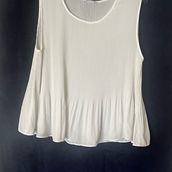 NWOT BB Dakota Sleeveless white Blouse  Size small - Picture 4 of 6